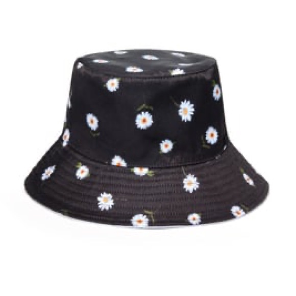 New Alice + Olivia X Fabfitfun reversible Bucket hat black/white daisy - Picture 6 of 15